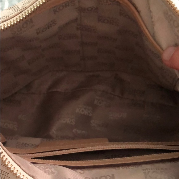 Michael Kors purse - Picture 4 of 4